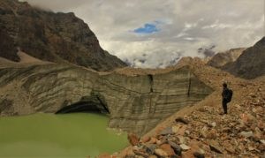 The moraines enroute Charang Kanda