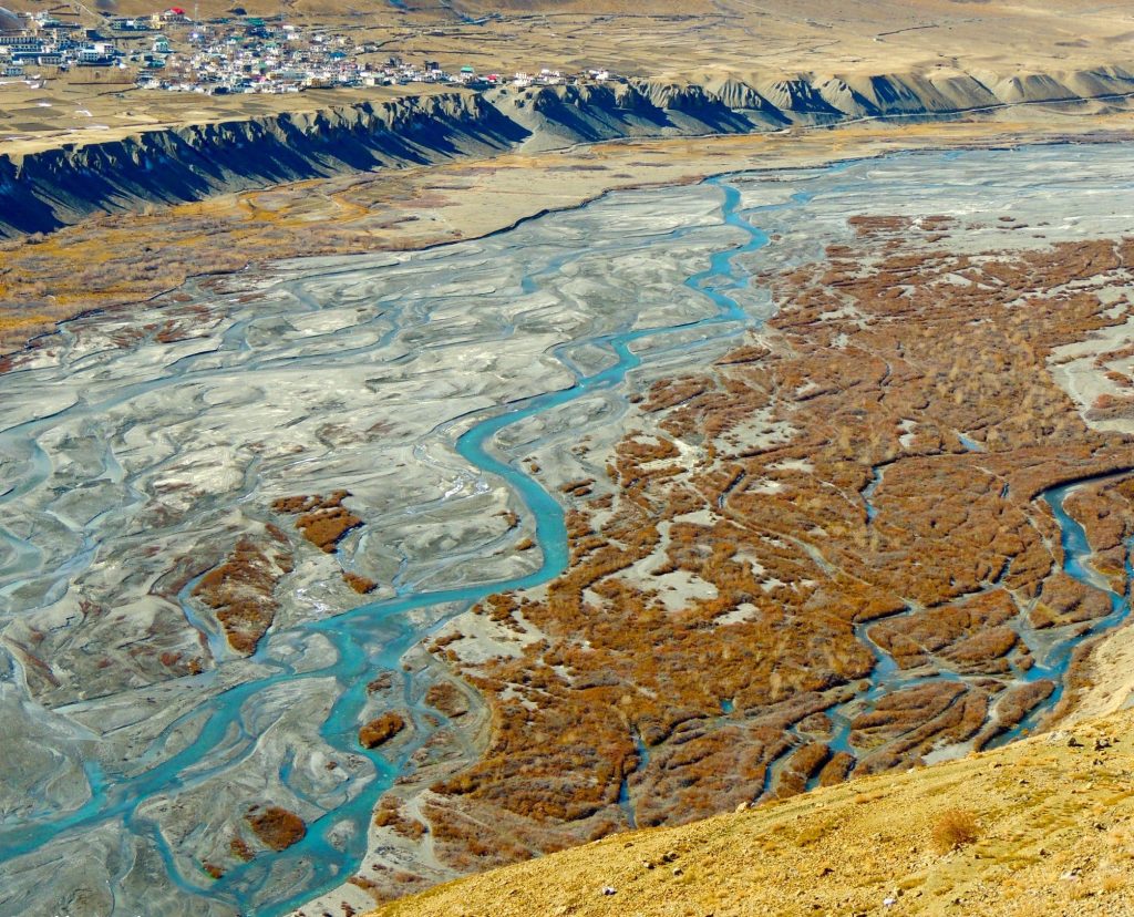 Sinuous Spiti river bed and sandpiper-dotted marshes