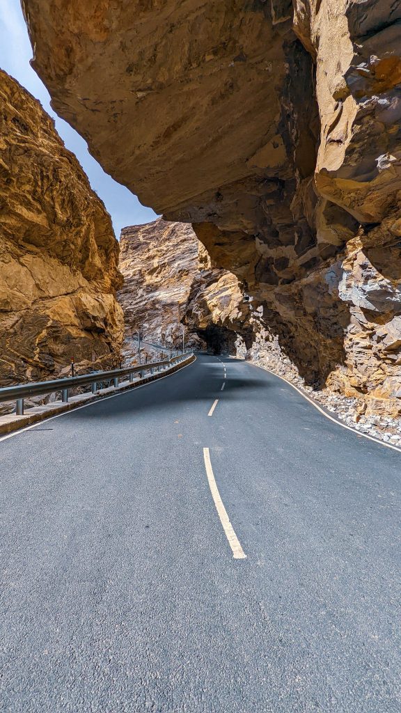 Smooth and pothole free well laid tarmac road near Khab Bridge of Kinnaur